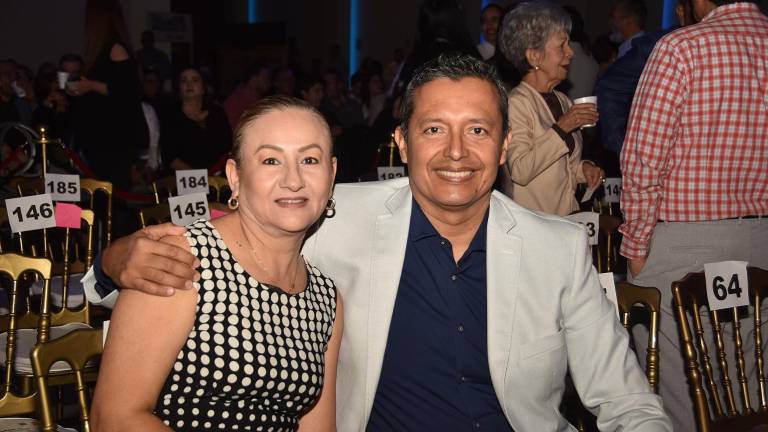 Odalmira López y Aarón Sánchez.