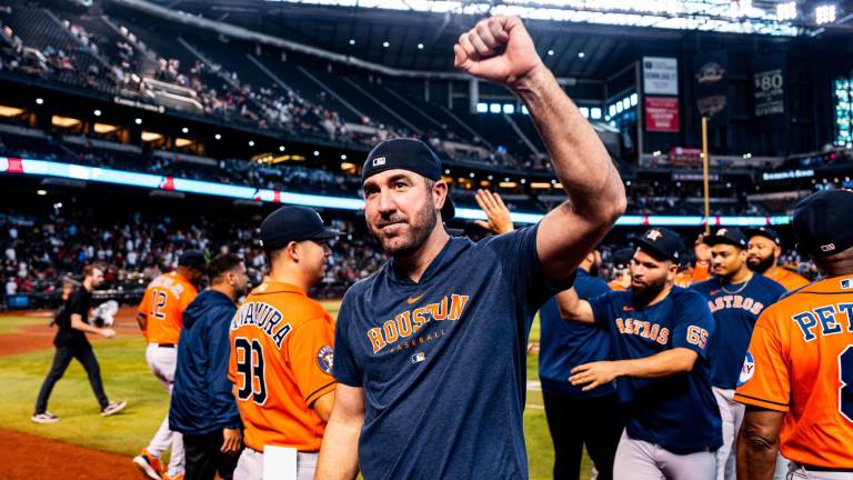 Los Astros de Houston ganaron todos sus encuentros en Arizona y terminaron por coronarse en el Oeste de la Liga Americana.