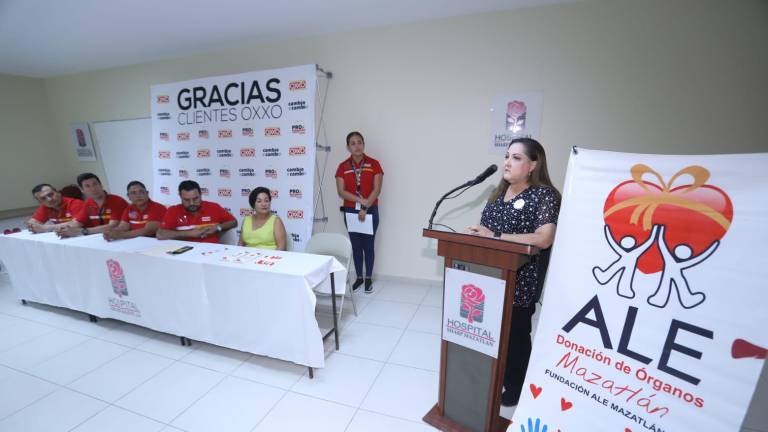 Donación de aportaciones en redondeo de Oxxo a la Asociación ALE.