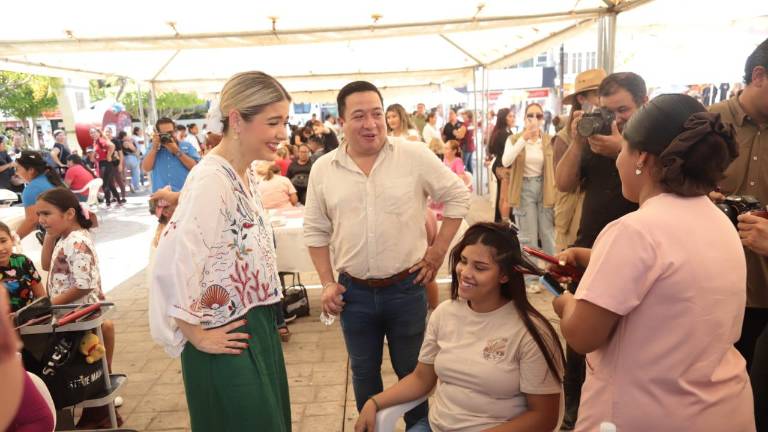 En la Plazuela República se instaló el Mercadito del Bienestar.