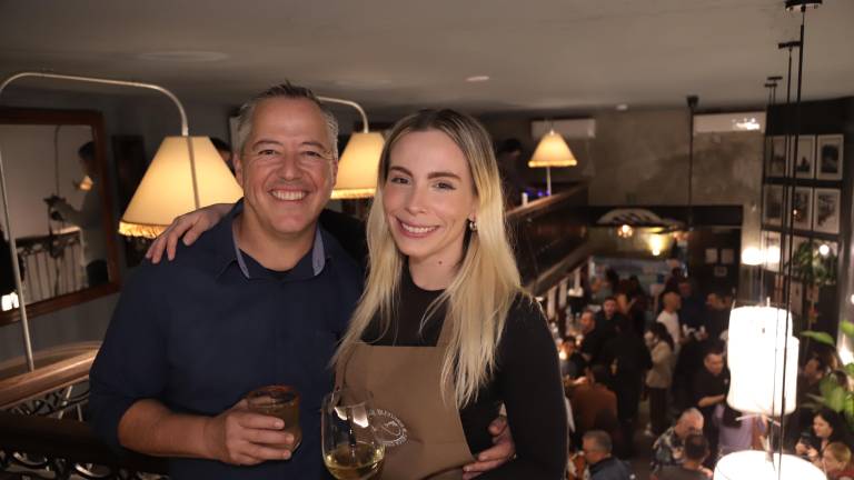 Los chefs Héctor Peniche y Andrea Lizárraga fueron los anfitriones del evento.
