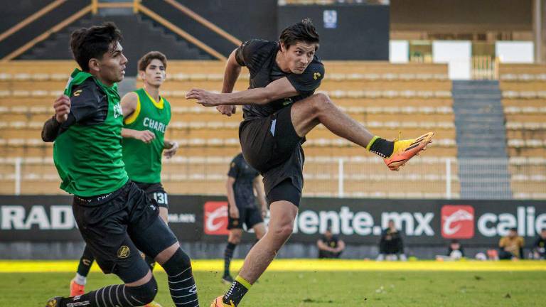 Emilio Sánchez llega a Dorados de Sinaloa para reforzar el mediocampo.