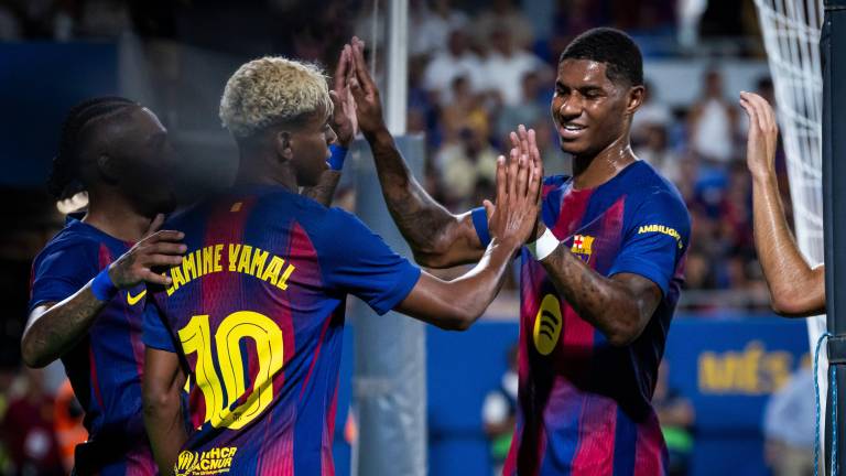Barcelona buscará refrendar su título ante la fuerte presión de los renovados Real Madrid y Atlético de Madrid.