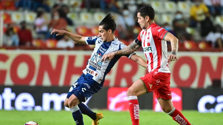 Necaxa y Pachuca igualan a dos goles.