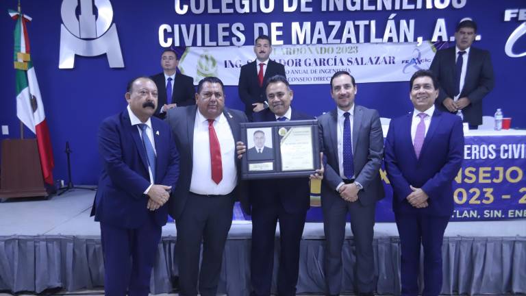 Jorge Antonio Elguezabal, Juan Andrés Barrón, Salvador García, Bernardo Saenz y Sergio Romero