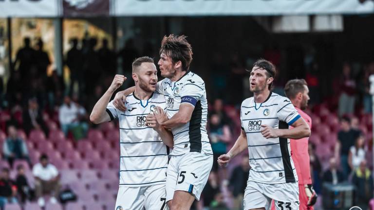 Teun Koopmeiners (7) fue el autor del gol del triunfo para el Atalanta.