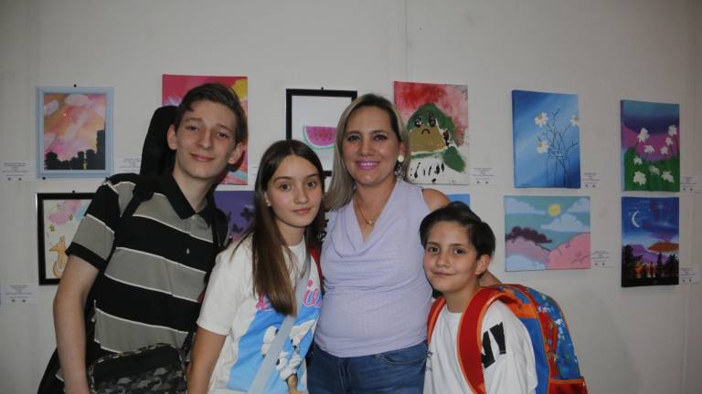 Jesús Antonio Lizárraga, Ángela Hernández, Nancy Álvarez y Alejandro Hernández.