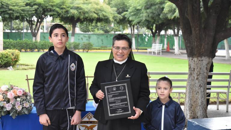 El Instituto América recibió la acreditación como colegio de calidad por la Confederación Nacional de Escuelas Particulares.