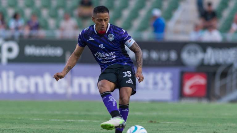 Jefferson Intriago alargó su vínculo con Mazatlán FC, al firmar por cuatro años más.