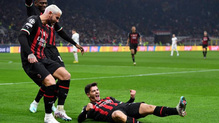 Brahim Díaz celebra el gol anotado en el arranque del encuentro para el AC Milan.