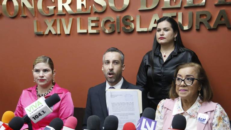 Diputados del Partido Sinaloense presentan iniciativa para que los integrantes del gabinete cuenten con título profesional.