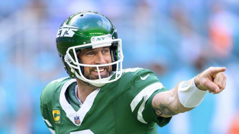 Aaron Rodgers ha estado muy por debajo de sus estadísticas individuales.