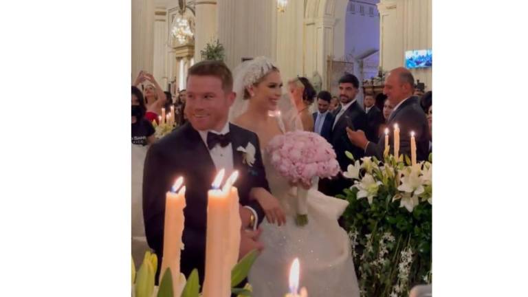 Saúl Álvarez se casó con Fernanda Gómez en la Catedral de Guadalajara.
