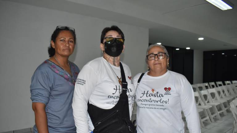 Gladys Cruz, Belinda Aguilar y María Isabel Cruz.
