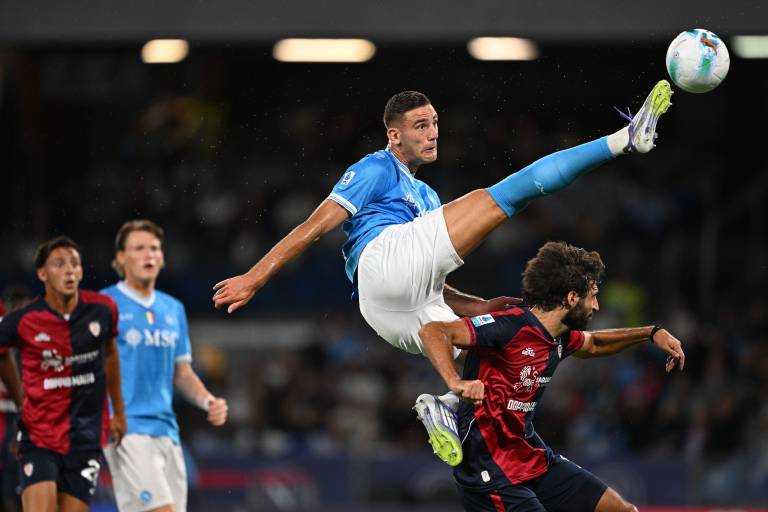 Napoli vence a Cagliari con gol agónico de Anguissa