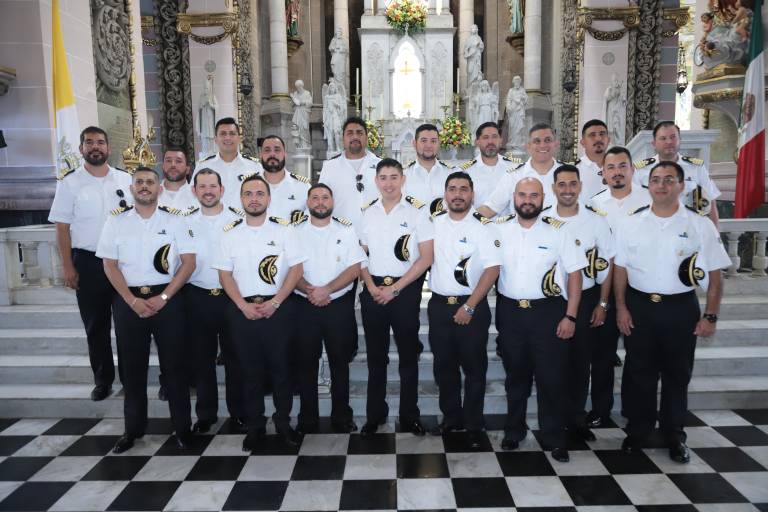 Tras 15 años de egresados se reencuentran ex alumnos de la Escuela Náutica