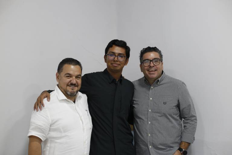 Celebran colaboradores de Datemex ser papás