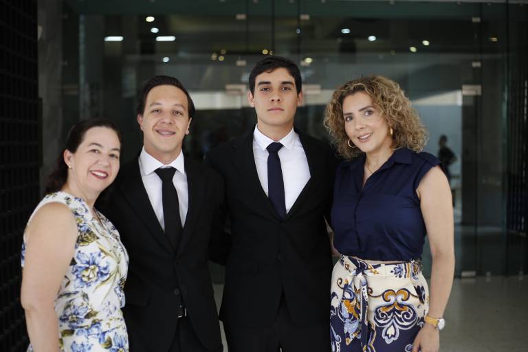 Agradecen alumnos del Instituto Senda haber concluido sus estudios