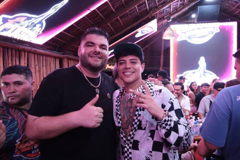 Causa revuelo Eduin Caz al visitar Mazatlán