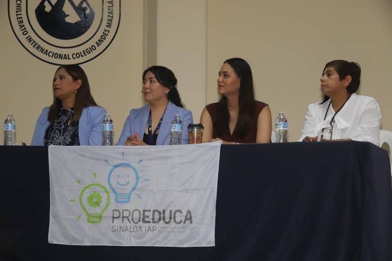 Reconoce ProEduca a 25 primarias de Mazatlán por su compromiso con la comunidad
