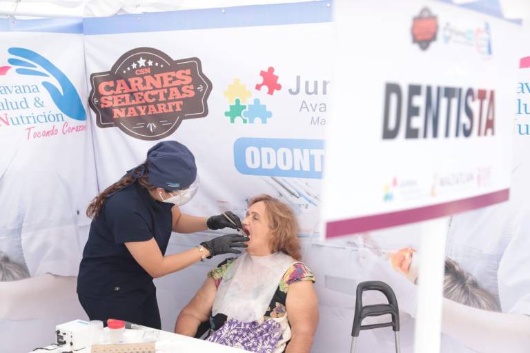 Mazatlecos responden al segundo día de la Caravana de Salud y Nutrición ‘Tocando Corazones’