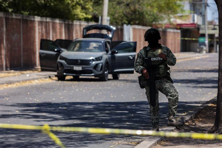 Cuatro escuelas tuvieron que suspender clases presenciales dos días por vehículo con explosivos abandonado en Culiacán