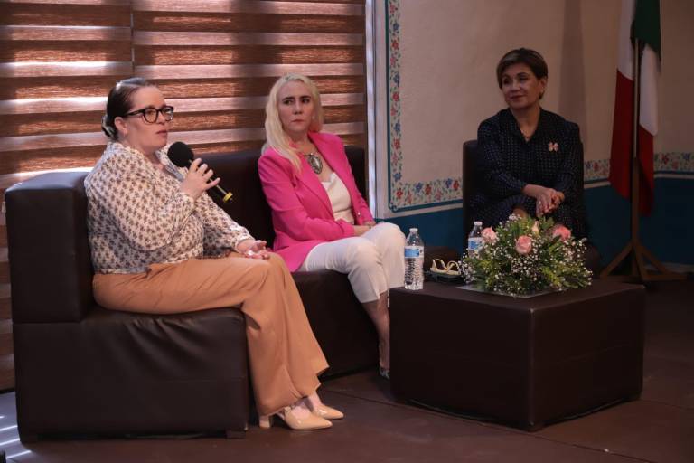 Comparten mujeres líderes experiencias y consejos para el desarrollo de las mujeres en el área profesional