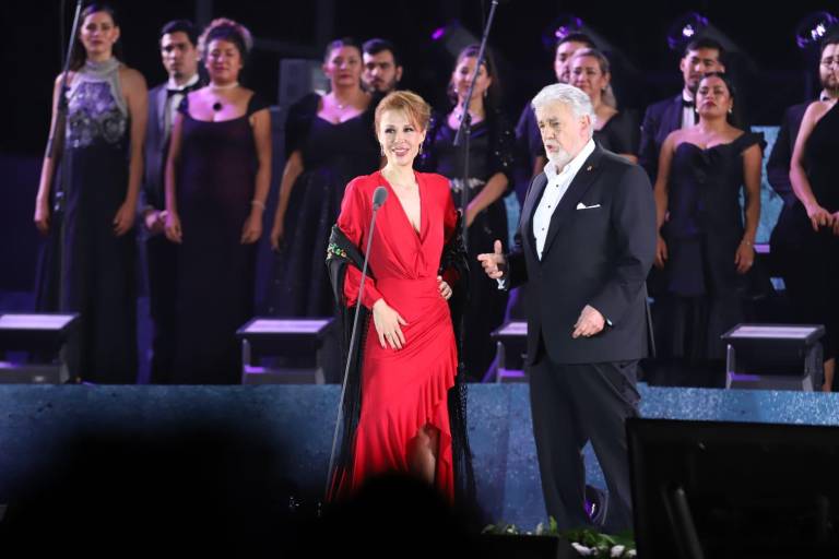 Plácido Domingo cautiva en el centenario de los Juegos Florales del Carnaval de Mazatlán
