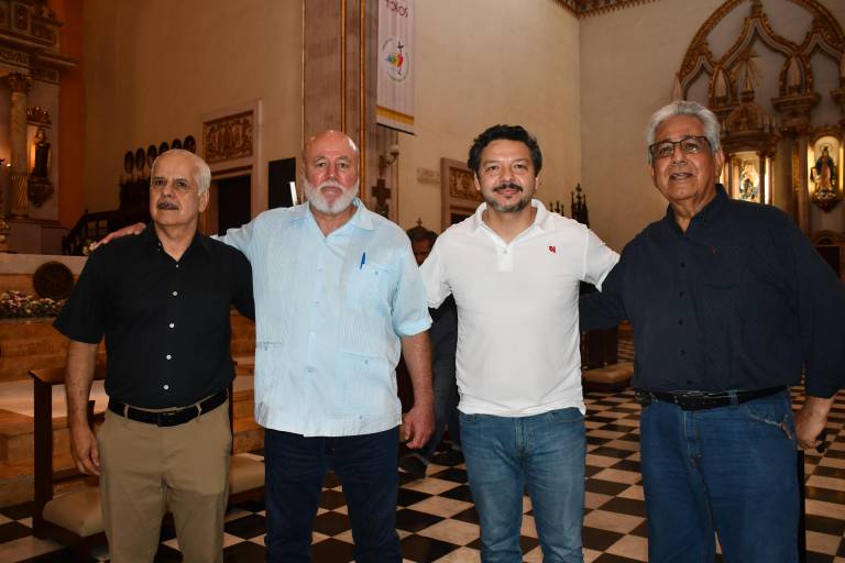 Agradece Grupo Datemex a Dios por 52 años de existencia