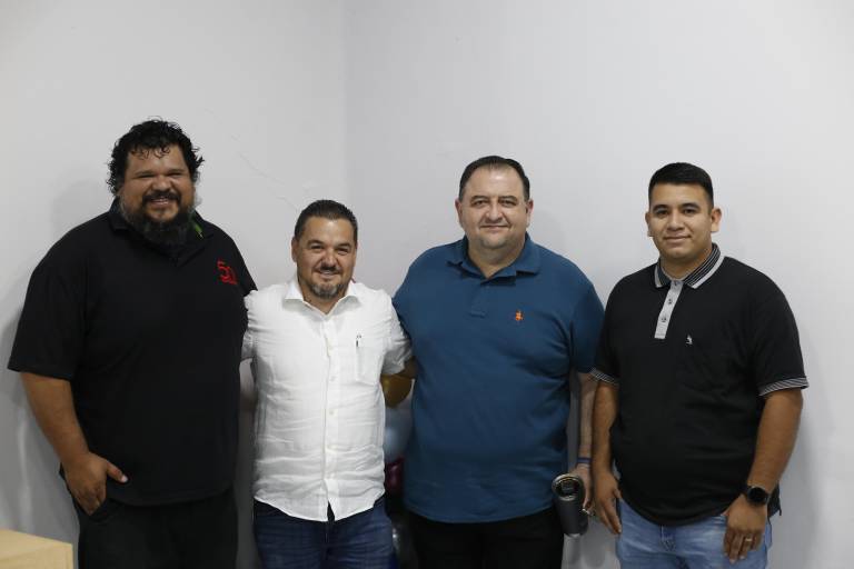 Celebran colaboradores de Datemex ser papás