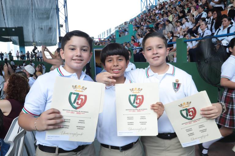 Le dicen adiós a la primaria en el Instituto Cultural de Occidente