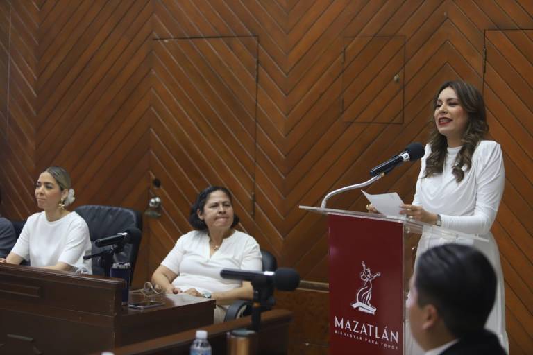 Pide regidora hacer campaña en Mazatlán para limpiar lotes baldíos y prevenir el dengue
