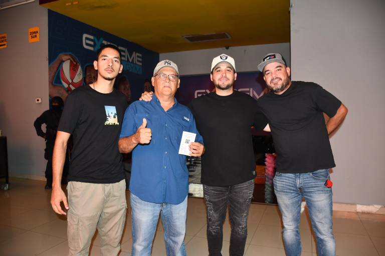 Celebran sinaloenses el triunfo del pugilista Marco Verde en su debut en México