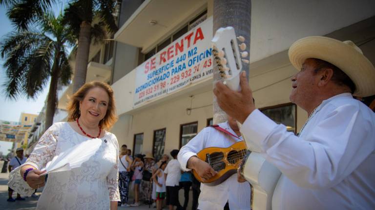 La candidata a ministra de la Suprema Corte presuntamente difundió propaganda en diversos perfiles de Facebook.