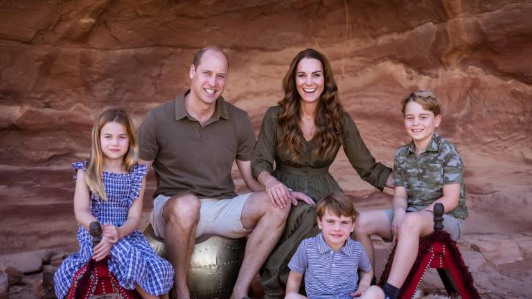 Los duques de Cambridge con sus hijos.