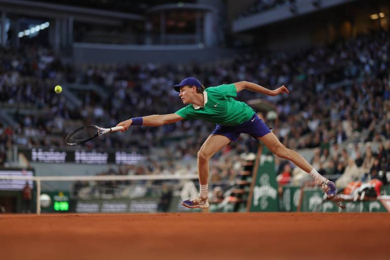 Sinner ahoga el intento de remontada de Djokovic