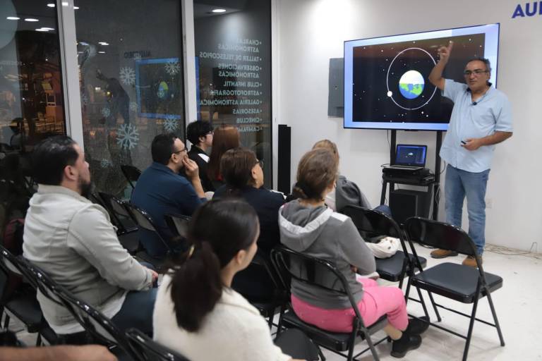 Luna de Sangre: entre la ciencia y los mitos, Samaz explica el fenómeno astronómico