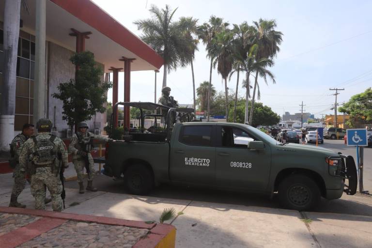 Realizan bajo fuerte vigilancia Mesa Regional de Seguridad y Construcción de la Paz, en Mazatlán