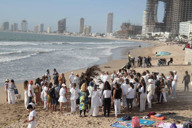 Recargan energía y conciencia con Equinoccio de Primavera en Mazatlán