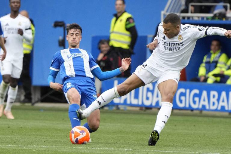 Un partido de suspensión a Kylian Mbappé por su expulsión ante el Alavés