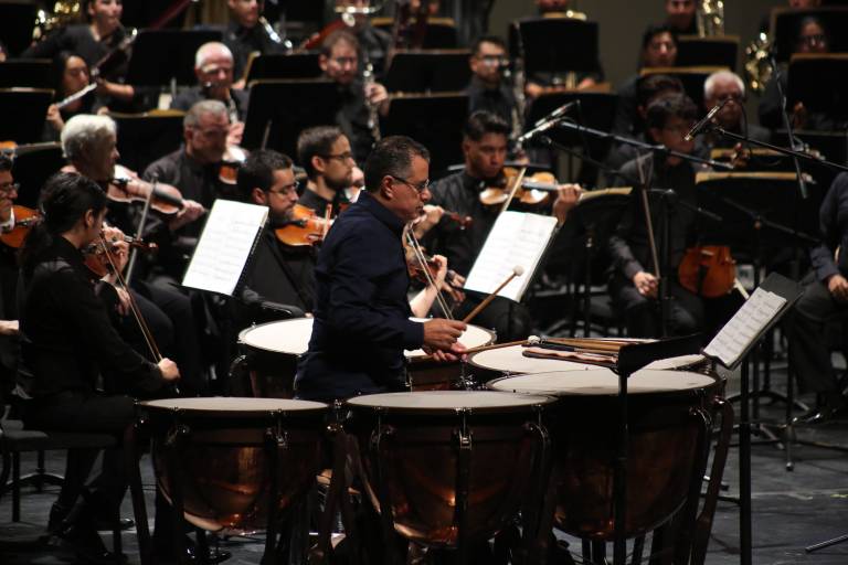Aplauden el virtuosismo de Fernando Correa en pieza para timbales de R. Peck