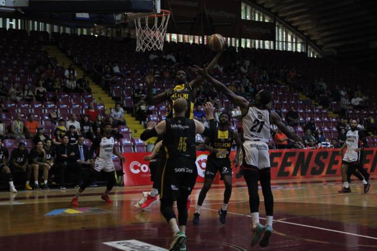 Se le escapa la serie en casa a Caballeros de Culiacán