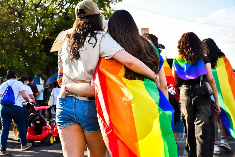 Lanzan llamado a la paz y a la inclusión en Marcha de la Diversidad Sexual en Culiacán