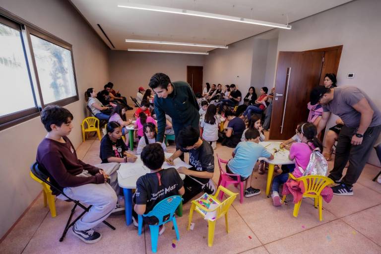 Despiertan su creatividad en el taller ‘Mi primer retrato’