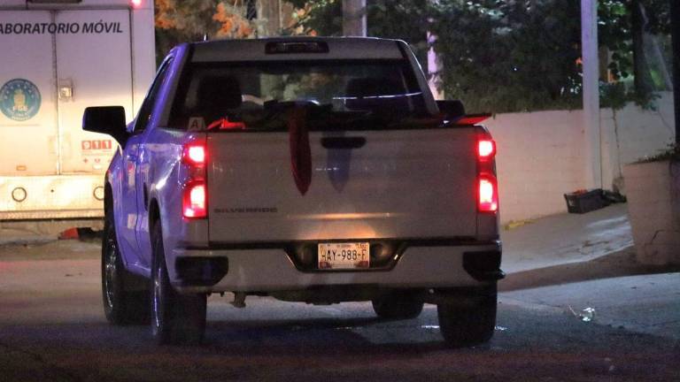 En Chilpancingo encontraron una camioneta con 11 cadáveres, entre ellos dos mujeres y dos menores.