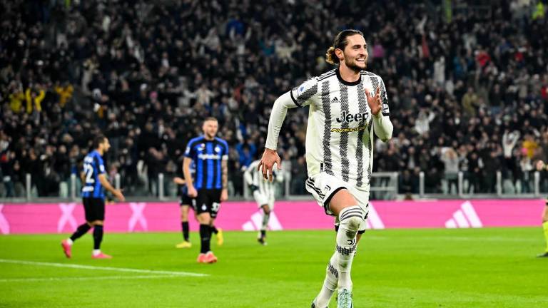 Juventus vence 2-0 al Inter de Milán.