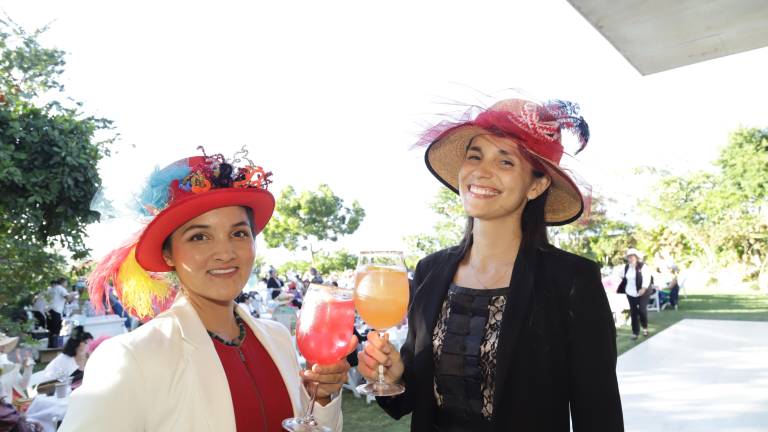 Karen Douglas y Yolanda Rodríguez.