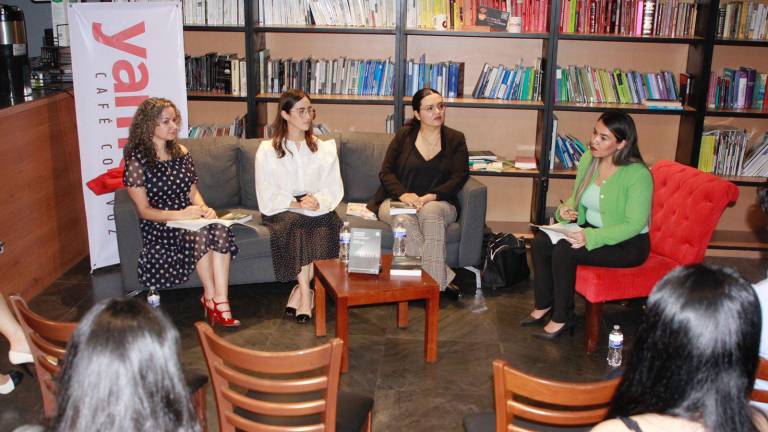 Presentación del libro Juventudes Mexicanas en Yameto Café.