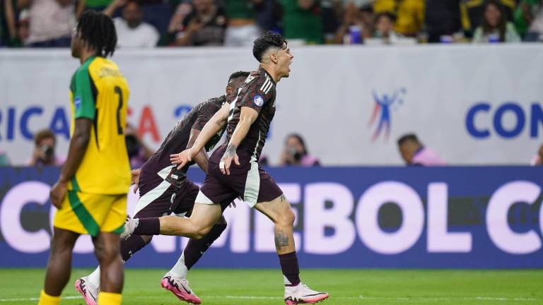 Gerardo Arteaga celebra su gol.