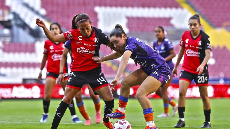 Mazatlán Femenil es goleado en el Estadio Jalisco.